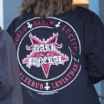 Fans du groupe "Dark Funeral" en visite au ghetto. מעריצי "לוויה אפלה" בביקור